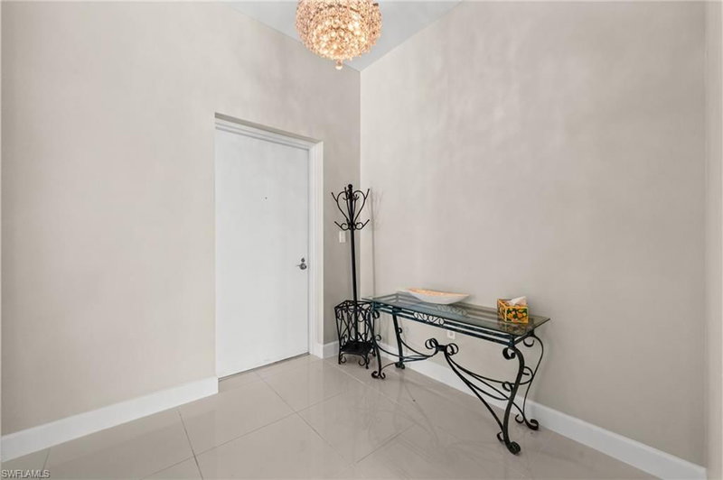 3000 Oasis Grand BLVD photo 3