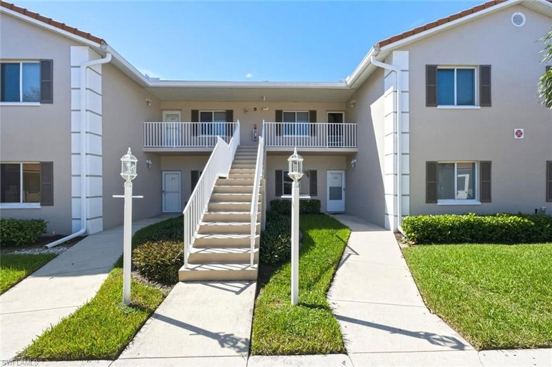 575 Saratoga CIR photo 3