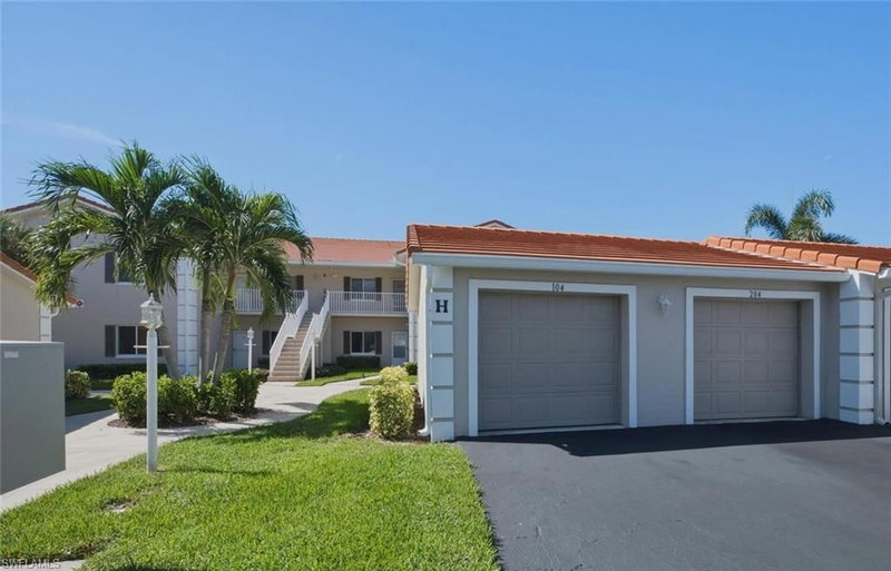 575 Saratoga CIR photo 4