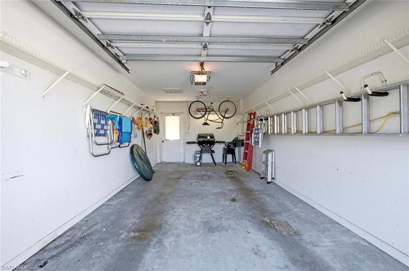 575 Saratoga CIR photo 5