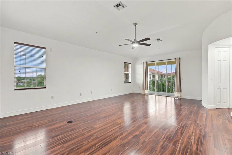 1121 Van Loon Commons CIR photo 4