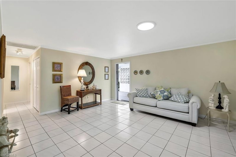 9 Hackney LN photo 4