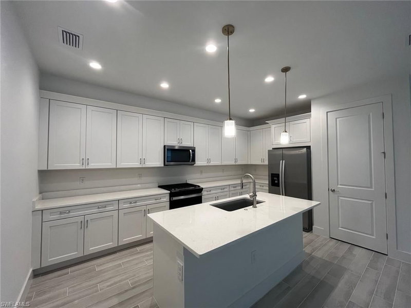 8824 Oceana WAY photo 4