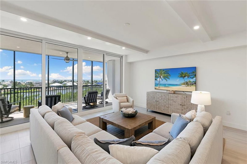 4142 Bay Beach LN photo 3