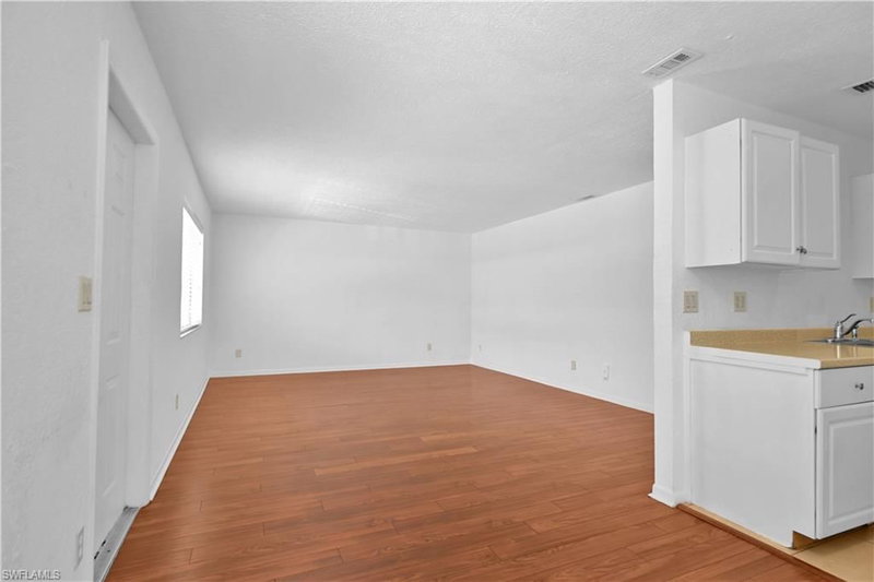 4611 Bayshore DR photo 1