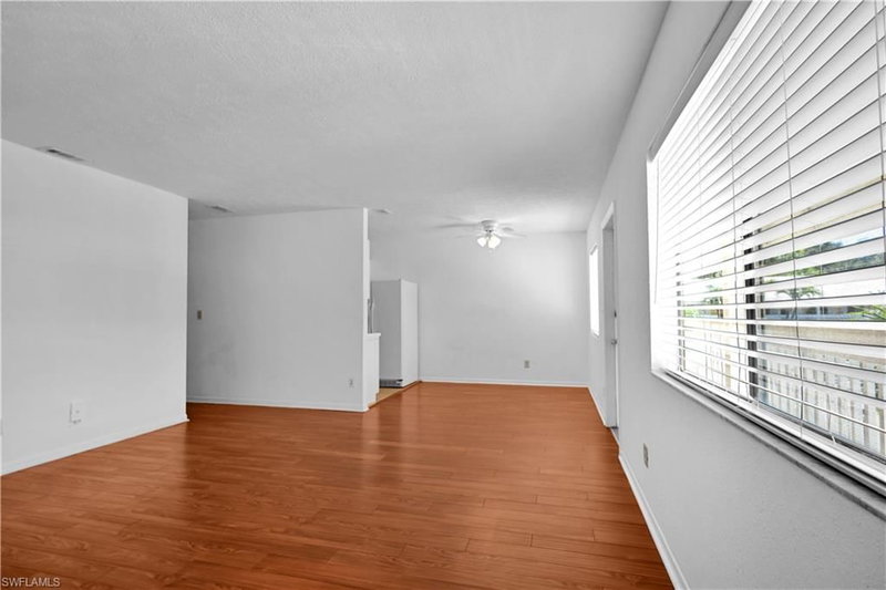 4611 Bayshore DR photo 2