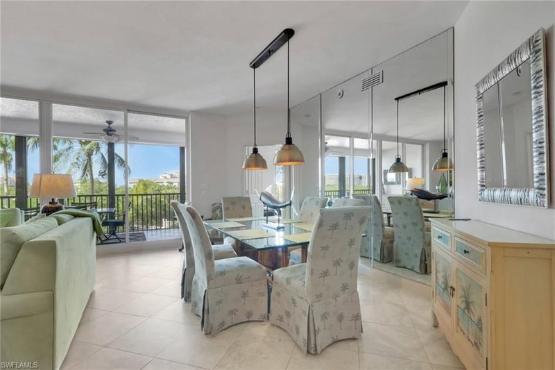 430 Cove Tower DR photo 2