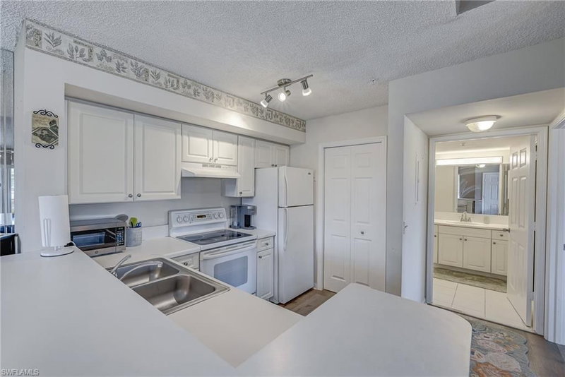 1185 Wildwood Lakes BLVD photo 4