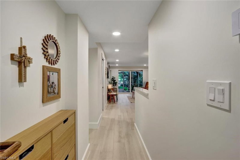 1300 Gulf Shore BLVD N photo 2
