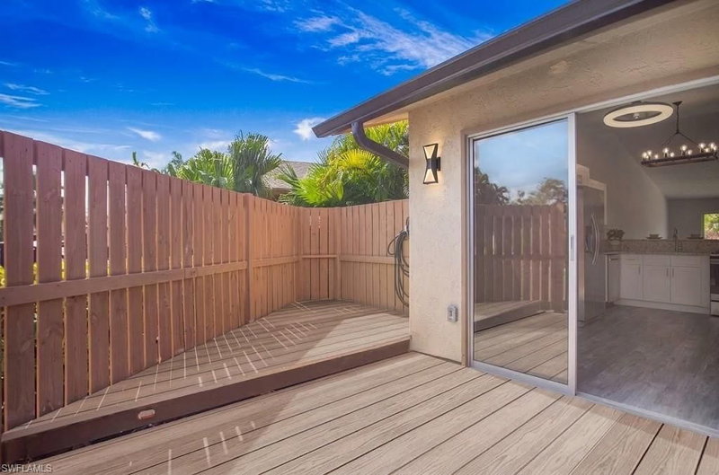 6450 ROYAL WOODS DR photo 3