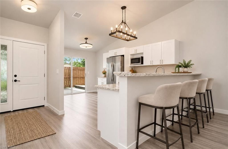 6450 ROYAL WOODS DR photo 5