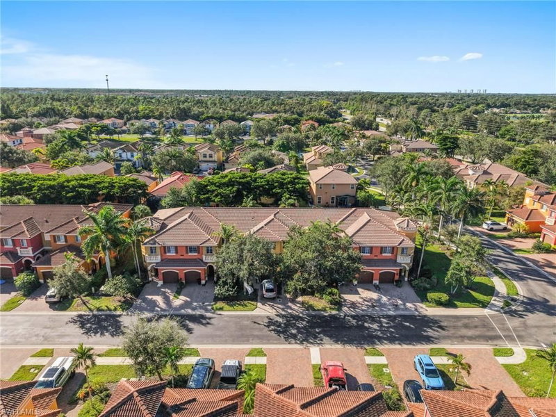 10101 Tin Maple DR photo 2
