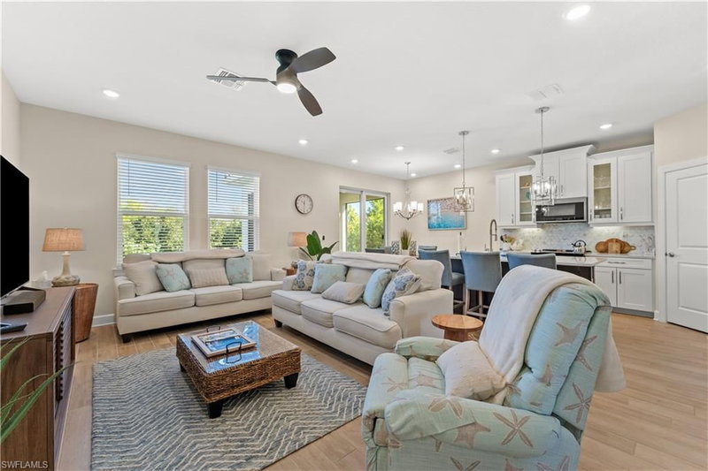 483 Daylily BLVD photo 5