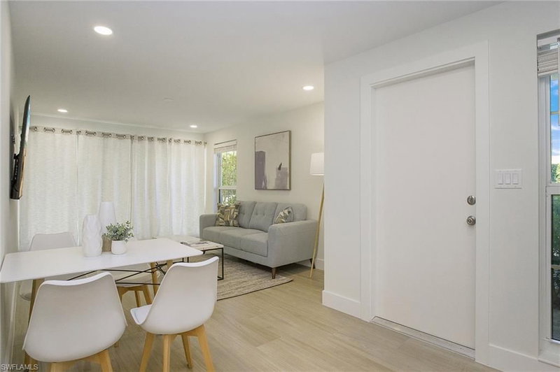 1215 Edington PL photo 3