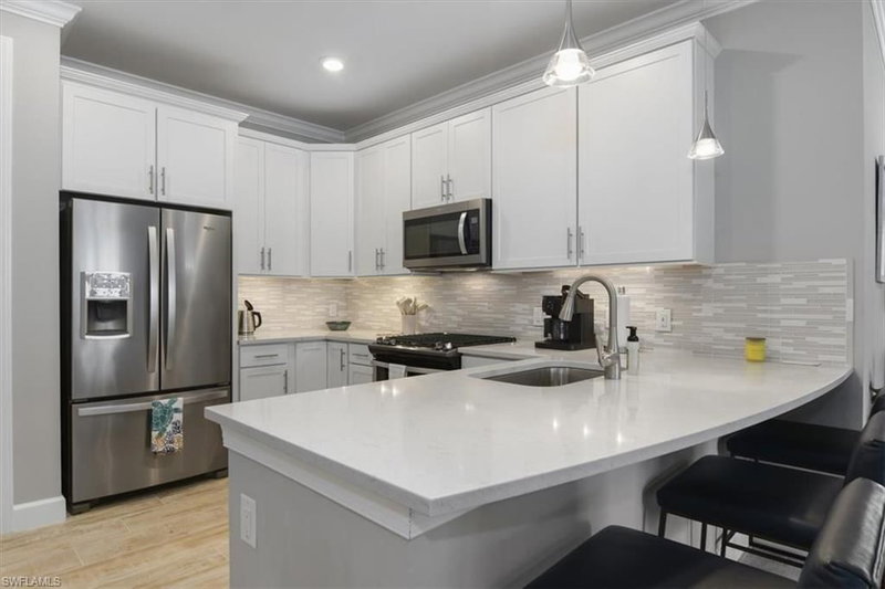 7793 Jacaranda LN photo 3