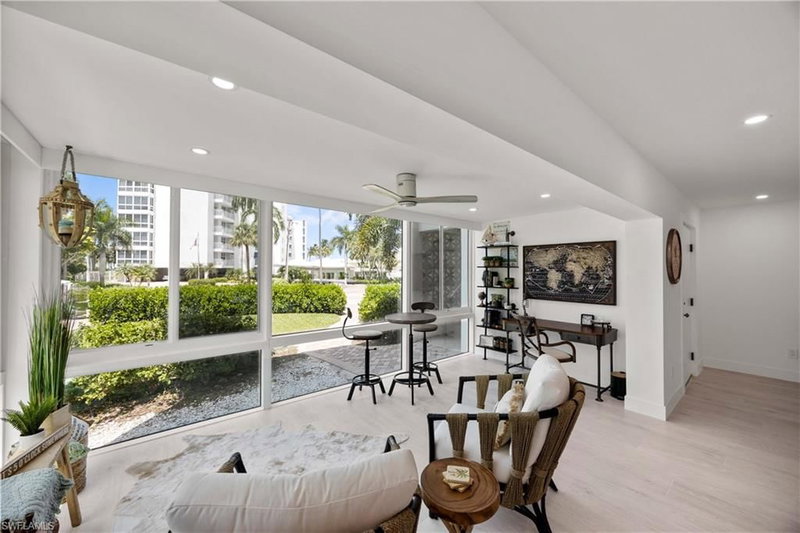 2100 Gulf Shore BLVD N photo 4