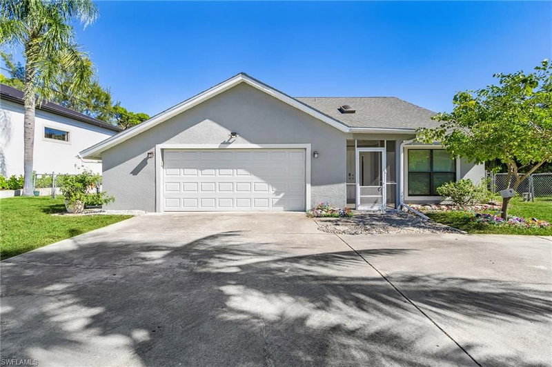 27099 Holly LN photo 2