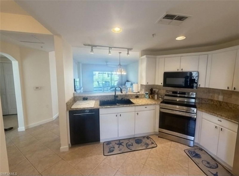 3013 Driftwood WAY photo 2