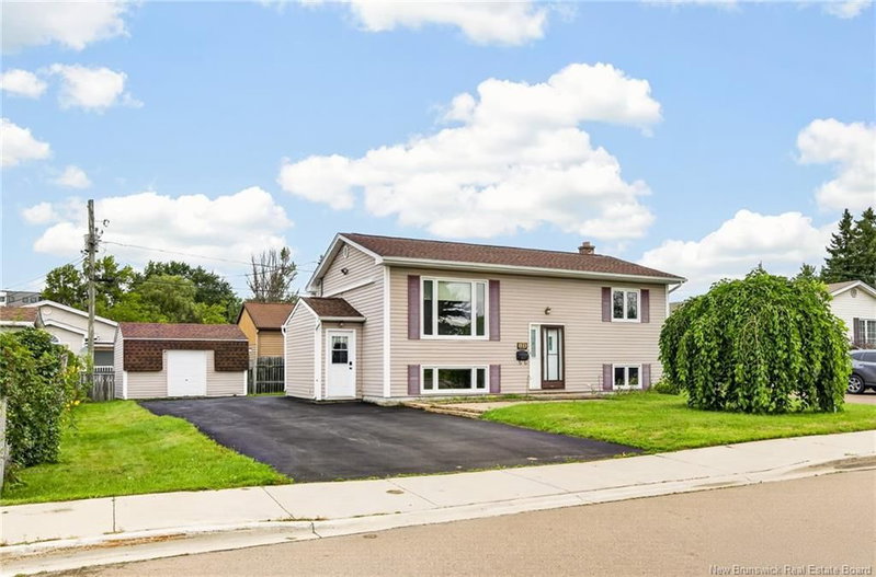 135 Virginia, Dieppe, New Brunswick