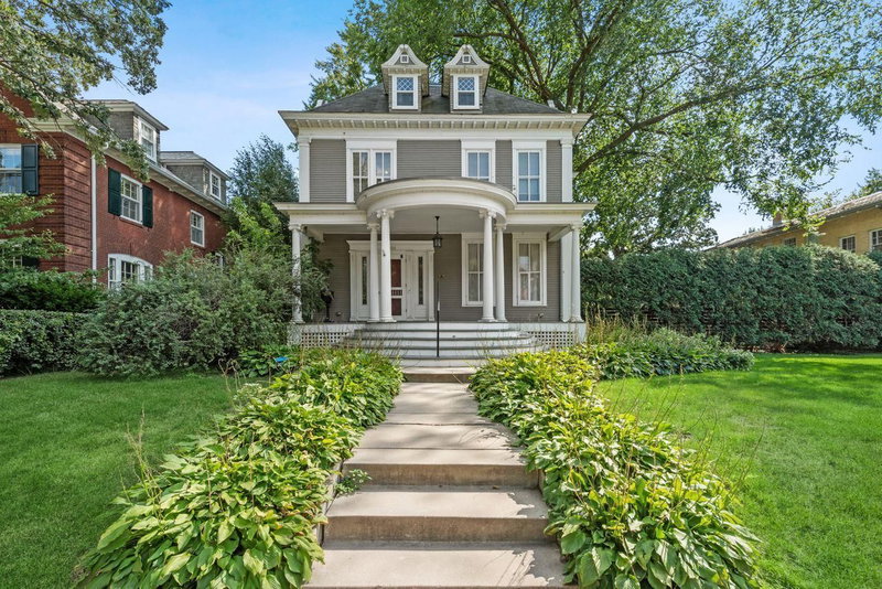 506 Summit Avenue