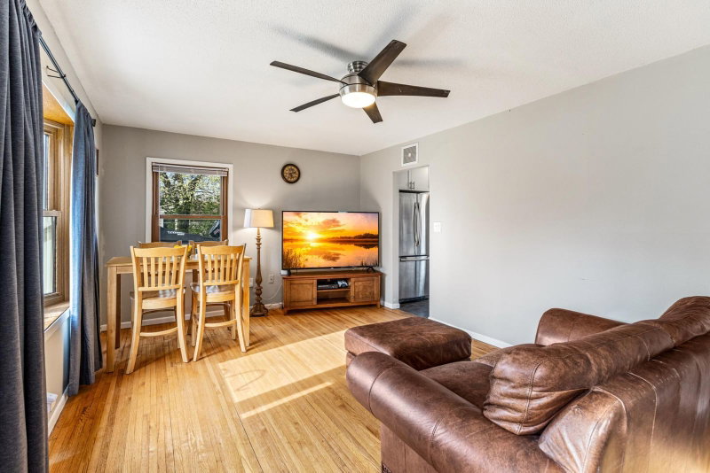 8805 Emerson Avenue S - Photo 7