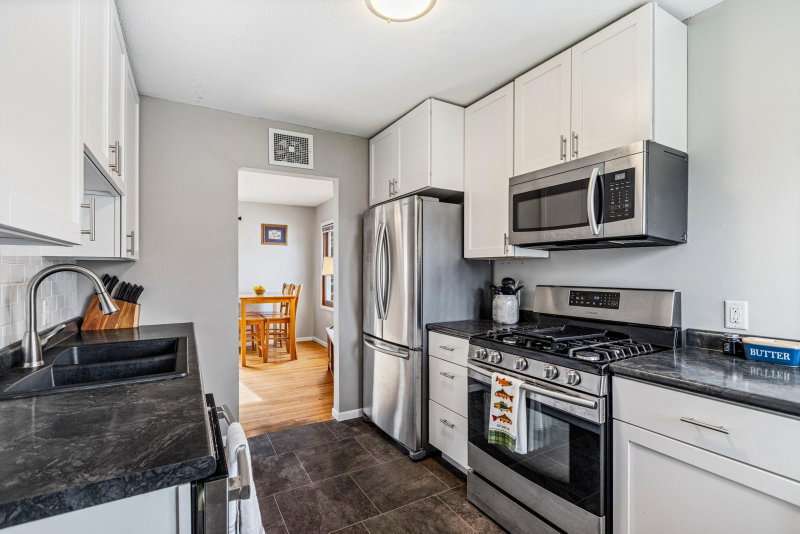 8805 Emerson Avenue S - Photo 10