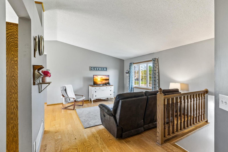 7884 77th Street S - Photo 3