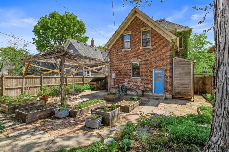 801 Juno Avenue - Photo 33
