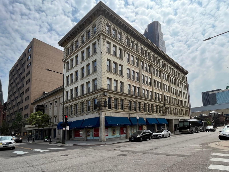 488 Wabasha Street N #201