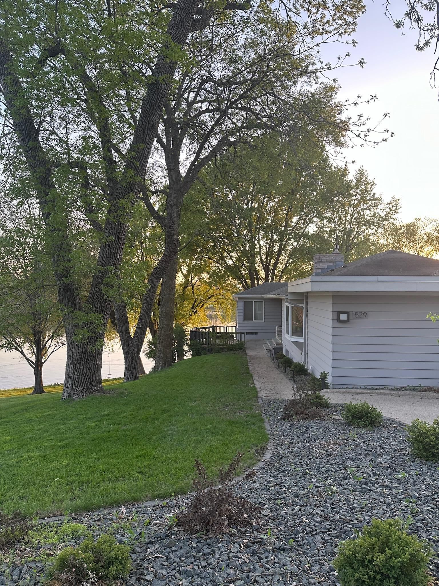 529 W Park Lane