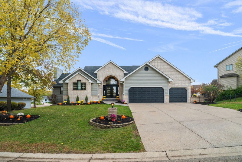 1162 Lakewood Drive S
