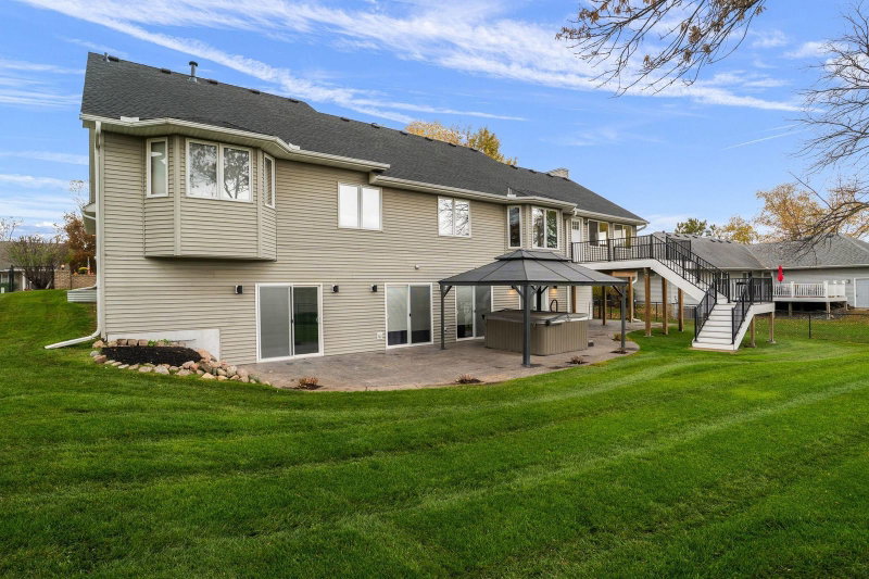 1162 Lakewood Drive S - Photo 8
