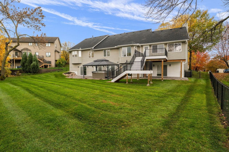 1162 Lakewood Drive S - Photo 9