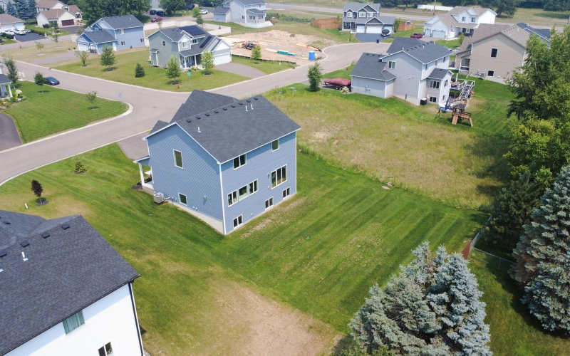 2080 151st Avenue NW - Photo 4