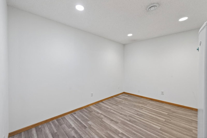 11221 Aberdeen Street NE #I - Photo 21