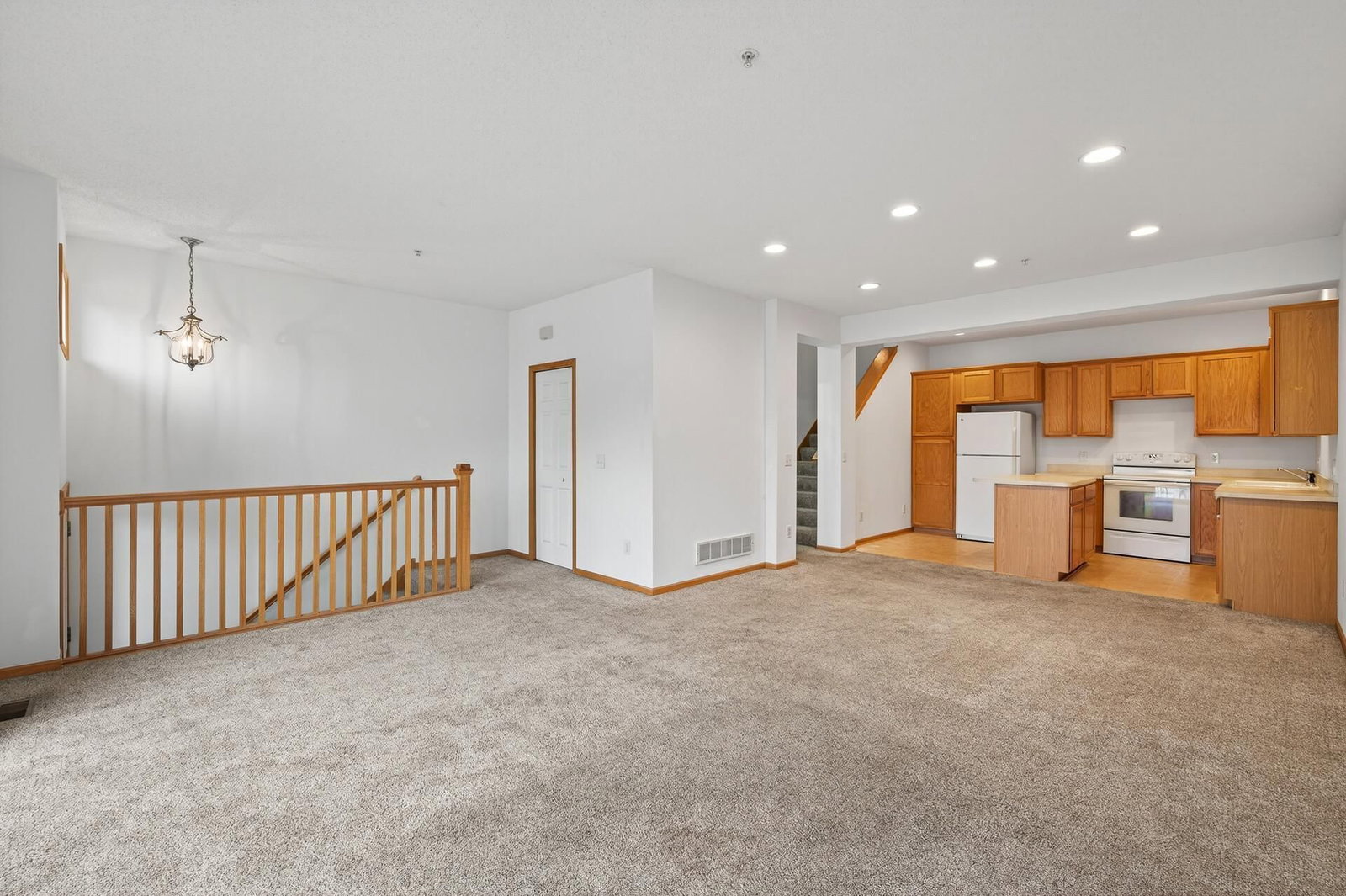 11221 Aberdeen Street NE #I