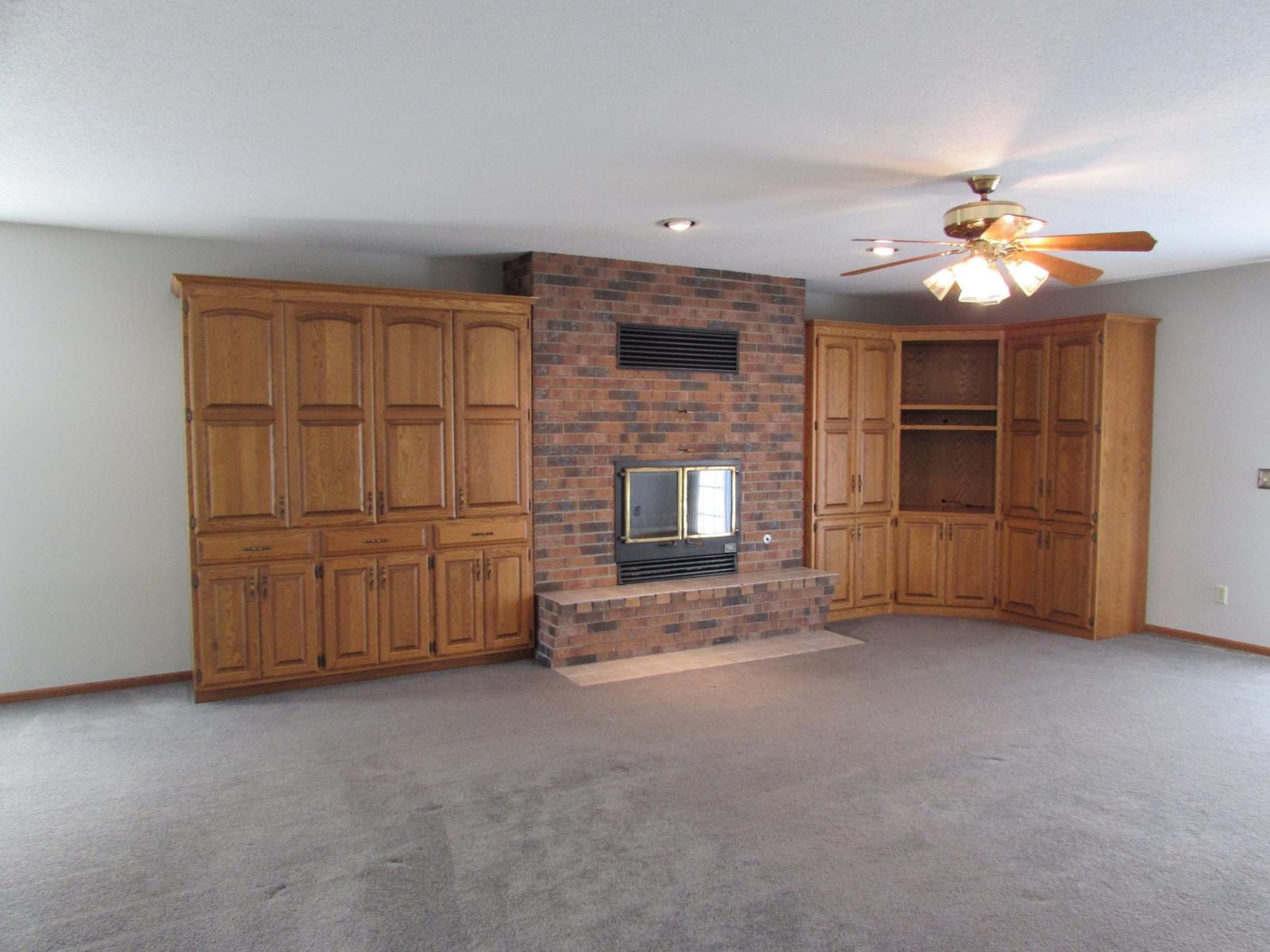1700 Knollwood Drive