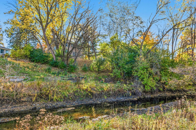 4024 Wood End Drive - Photo 3