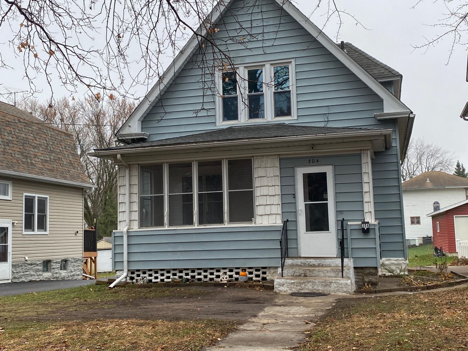 304 E 3rd Street