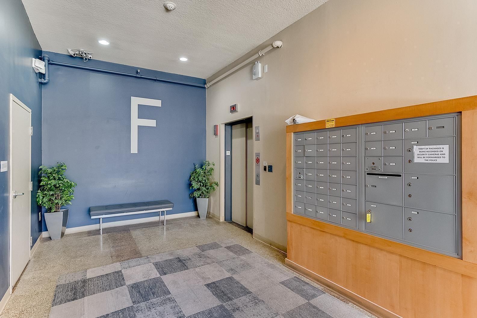 488 Wabasha Street N #305