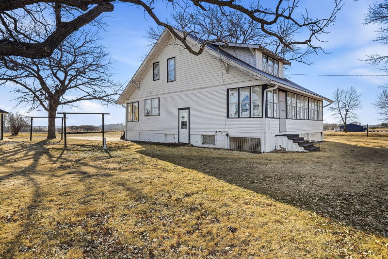 6132 Mayhew Lake Road NE - Photo 2