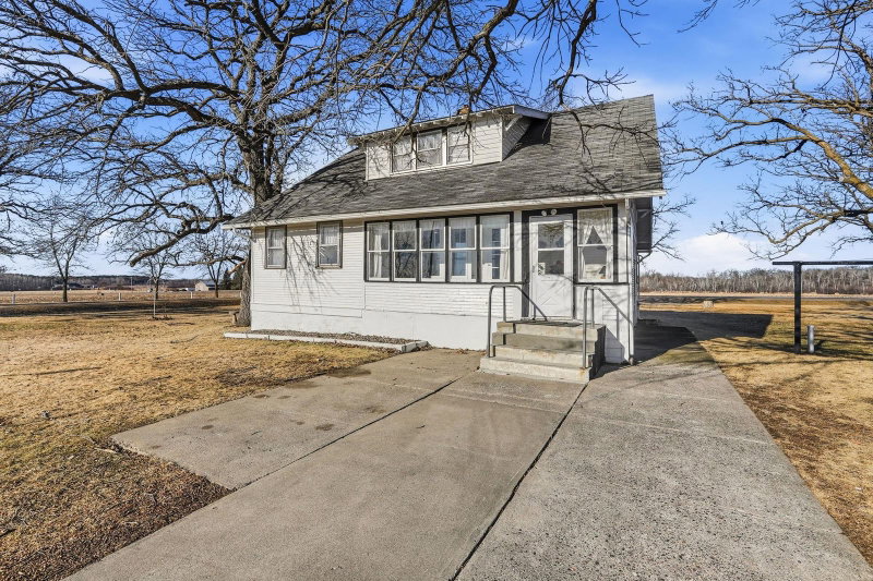 6132 Mayhew Lake Road NE - Photo 4