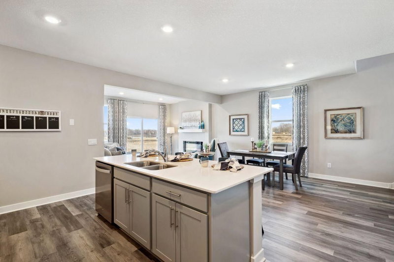 1083 Shoreview Drive - Photo 4