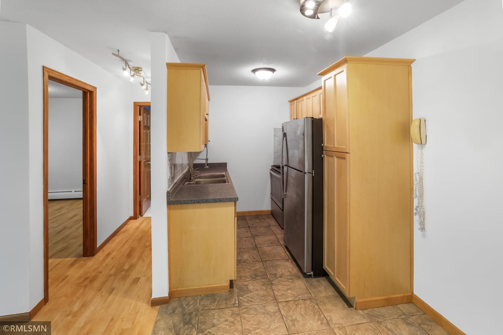 2446 Aldrich Avenue S #108