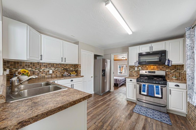 1322 1st Avenue NE - Photo 11