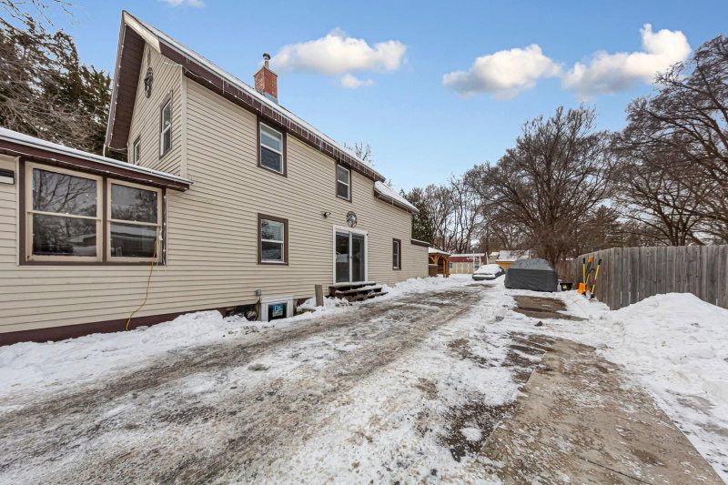 1322 1st Avenue NE - Photo 32