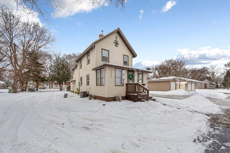 1322 1st Avenue NE - Photo 34