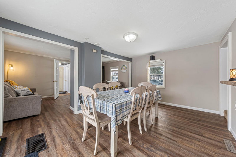 1322 1st Avenue NE - Photo 7