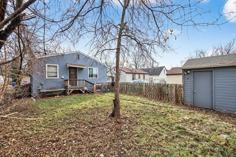 913 Russell Street - Photo 11