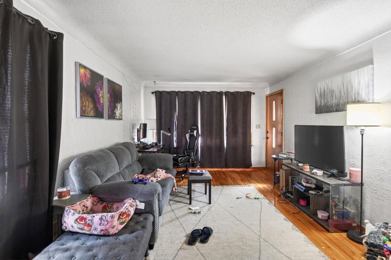 913 Russell Street - Photo 3